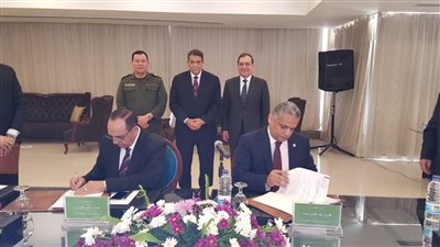  توقيع بروتوكول تنفيذ شبكة الغاز الطبيعى بالحي الحكومي  فى العاصمة الإدارية 