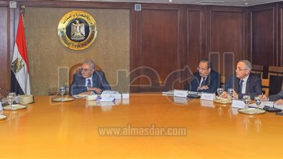 طارق قابيل وكامل الوزير يبحثان تصنيع احتياجات المشروعات القومية محليا