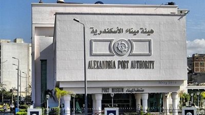 ميناء الإسكندرية : استقبال 250 ألف طن من السلع الأساسية 