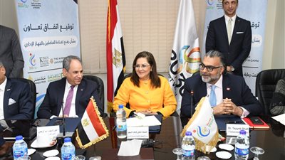 اتفاق بين «التخطيط» وجامعتي «كينجز» و«الأمريكية» لتدريب العاملين بالحكومة