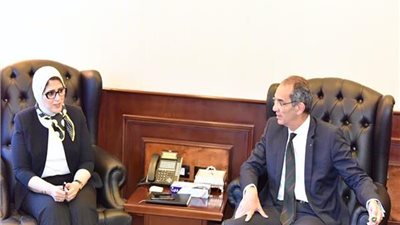 وزيرا الصحة والاتصالات يبحثان آليات تطبيق ميكنة التأمين الصحي الشامل