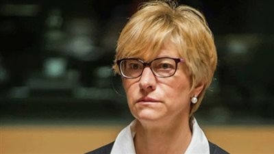 وزيرة الدفاع الإيطالية تبحث مع نظيرها الأمريكي التطورات في ليبيا