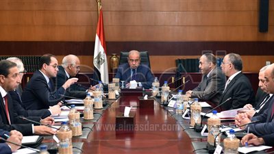 الحكومة تواجه تهريب السلع بـ 9 قرارات عاجلة