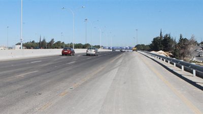 الانتهاء من تطوير طريق مطار الأقصر الدولي و