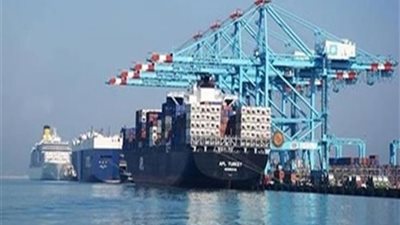 موانئ البحر الأحمر: وصول وسفر 2200 راكب وتداول 470 شاحنة 