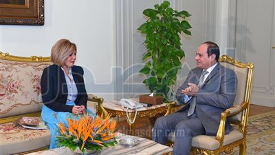 السيسي يستقبل مشيرة خطاب مرشحة مصر لمنصب مدير عام اليونسكو