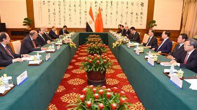 السيسى يلتقى رئيس المجلس الاستشارى السياسي الصينى