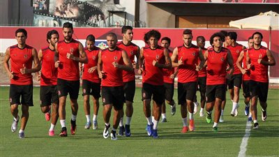 الأهلي يلتقي 