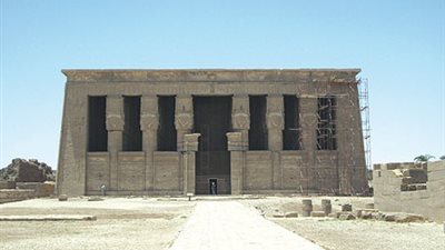 650 سائحا زاروا معبد دندرة خلال أسبوع