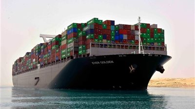 عبور 55 سفينة قناة السويس بحمولات 3,5 مليون طن