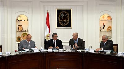 وزيرا الإسكان والآثار يوجهان بسرعة تطوير منطقتى المتحف الكبير والحضارة بالفسطاط