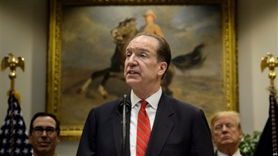 رئيس البنك الدولي الجديد يزور مصر ويتفقد مجمع بنبان للطاقة الشمسية