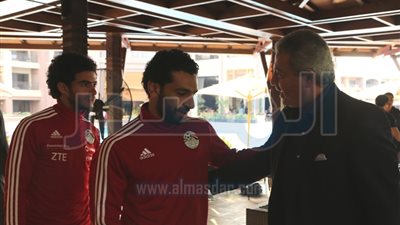 وزير الشباب والرياضة يهنئ لاعبي منتخب مصر وجهازهم الفني بالفوز على غانا
