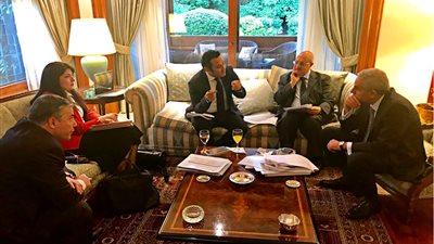 وزير التجارة يبحث مع نظيرته الإسبانية تعزيز التعاون الاقتصادي بين البلدين