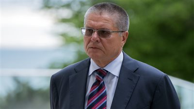 الحبس الاحتياطي لوزير التنمية الاقتصادية الروسي بتهمة تقاضي الرشوة