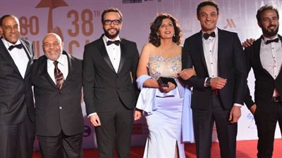 مهرجان القاهرة يضيئ شمعته الـ 38 .. ومحمود عبدالعزيز الحاضر الغائب