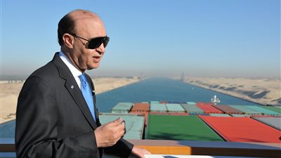 عبور 60 سفينة قناة السويس بحمولة 4,6 مليون طن