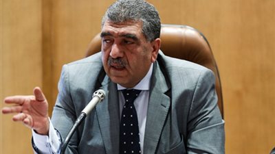 وزير قطاع الأعمال يشكل لجنة لمراجعة لوائح العمل بالشركات