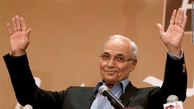 الجنايات تقضي بإلغاء وضع اسم أحمد شفيق على قوائم الترقب والوصول