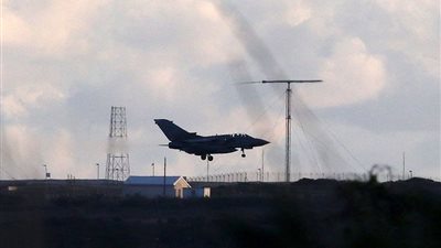 نائب أمريكي: الضربات الجوية ضد 