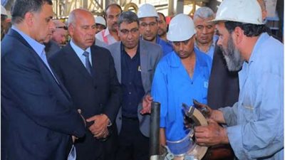وزير النقل يتفقد ورش الفرز للسكك الحديدية 