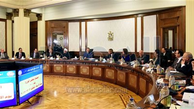 مجلس الوزراء يستعرض نتائج زيارة بوتين لمصر ومؤتمر أفريقيا 2017