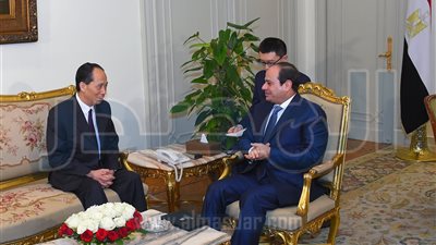 السيسى يبحث مع مسئول صيني سبل تعزيز التعاون بين مصر والصين