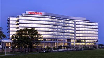 نيسان موتورز تستدعي 320 ألف سيارة بسبب عيب بعزل الكهرباء