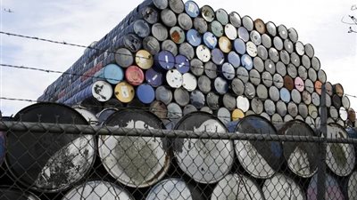 أسعار النفط الخام تهبط لـ 37 دولار للبرميل