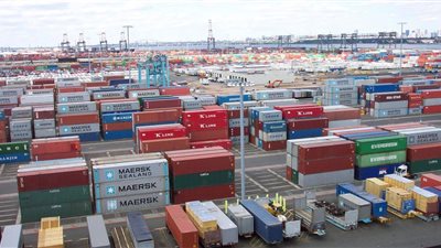 ارتفاع العجز التجاري الأمريكي خلال مارس الماضى