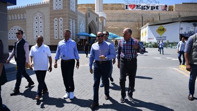 السيسي يوجه باستمرار التطوير الخدمي والتنسيق الحضاري لمنطقة النخيل