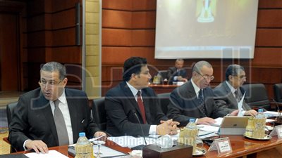 مجلس الوزراء يعيد هيكلة بعض المكاتب التجارية في الخارج