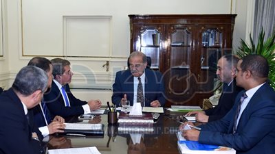 رئيس الوزراء يؤكد على توفير النقد الأجنبي لتلبية الاحتياجات من السلع الرئيسية