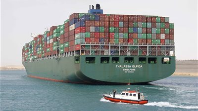  46 سفينة تعبر قناة السويس بحمولات 2,7 مليون طن