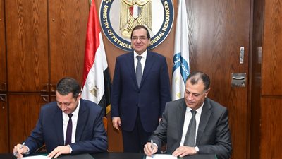 اتفاق على بدء تطوير الكوادر البشرية بمشروع تحديث «بدر الدين» للبترول 