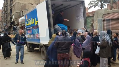 محافظ البحيرة يؤكد توافر السلع الغذائية المدعمة بفروع المجمعات الاستهلاكية