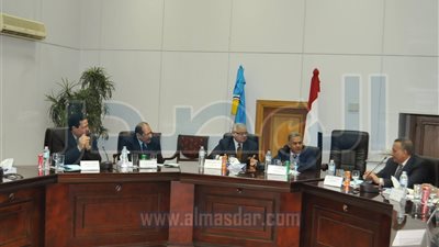 بالصور.. وزير الآثار يبحث استئناف أعمال تطوير هضبة أهرامات الجيزة