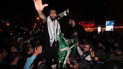 وصول دبلوماسيين سعوديين إلى دبي بعد إجلاؤهم من إيران