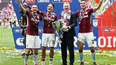 أحمد المحمدى يشارك في تأهل أستون فيلا إلى البريميرليج