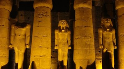 3195 سائحا يزورون المناطق الأثرية بالأقصر