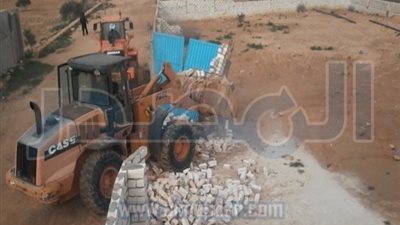 بالصور.. تنفيذ 81 قرار إزالة في مطروح