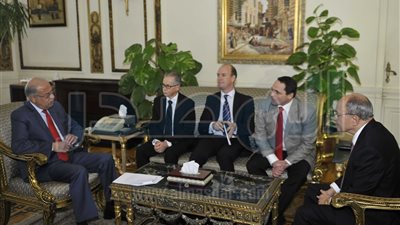 شريف إسماعيل يستقبل الرئيس التنفيذي لشركة أجريوم الكندية