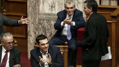 شركات أجنبية تحاول تعزيز مبيعات السيارات الكهربية