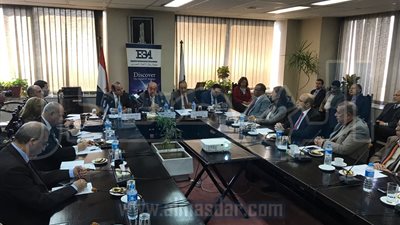 رئيس البورصة المصرية يبحث تعزيز التعاون مع جمعية رجال الأعمال