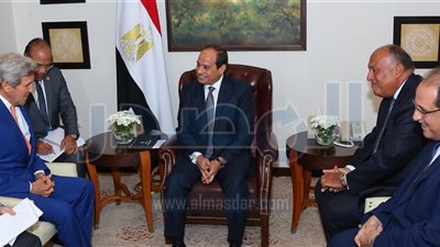 السيسي يستقبل جون كيري بمقر إقامته بالعاصمة الهندية