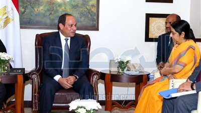 السيسي يلتقي وزيرة الخارجية الهندية لبحث تعزيز العلاقات الثنائية
