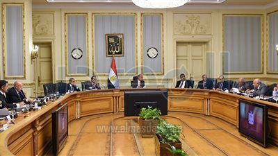 رئيس الوزراء : خطة عمل متكاملة لتطوير الصناعات النسيجية