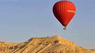 تعليق رحلات المناطيد فوق الأقصر بسبب الطقس