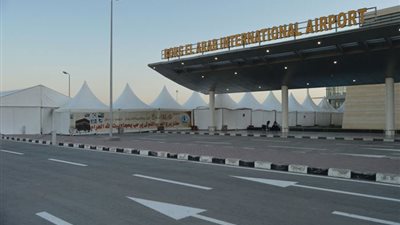حركة الملاحة الجوية تعود بمطار برج العرب بعد تحسن مستوى الرؤية