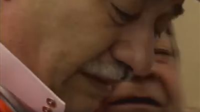 فيديو: الحج يجمع بين أخوين فلسطينيين بعد فراق 20 عامًا